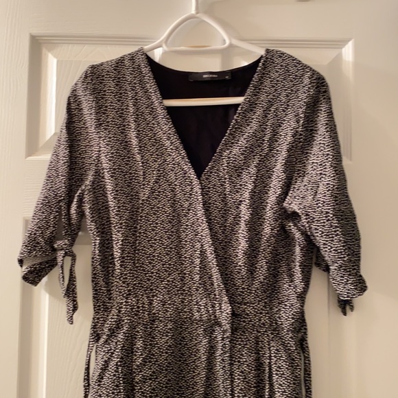 Decjuba Dress - Picture 2 of 3